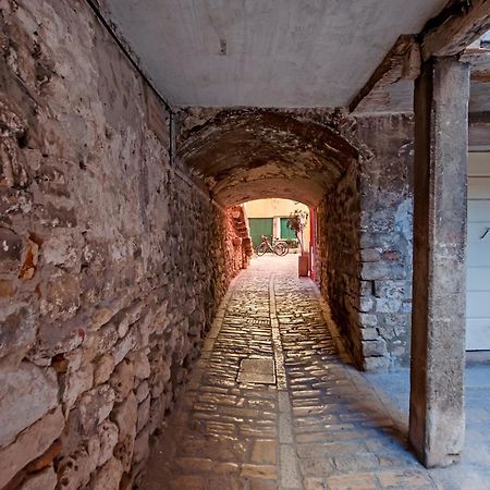 Guest House Sotto I Volti Centro Storico Rovinj Bagian luar foto