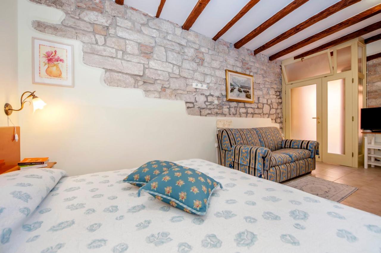Guest House Sotto I Volti Centro Storico Rovinj Bagian luar foto