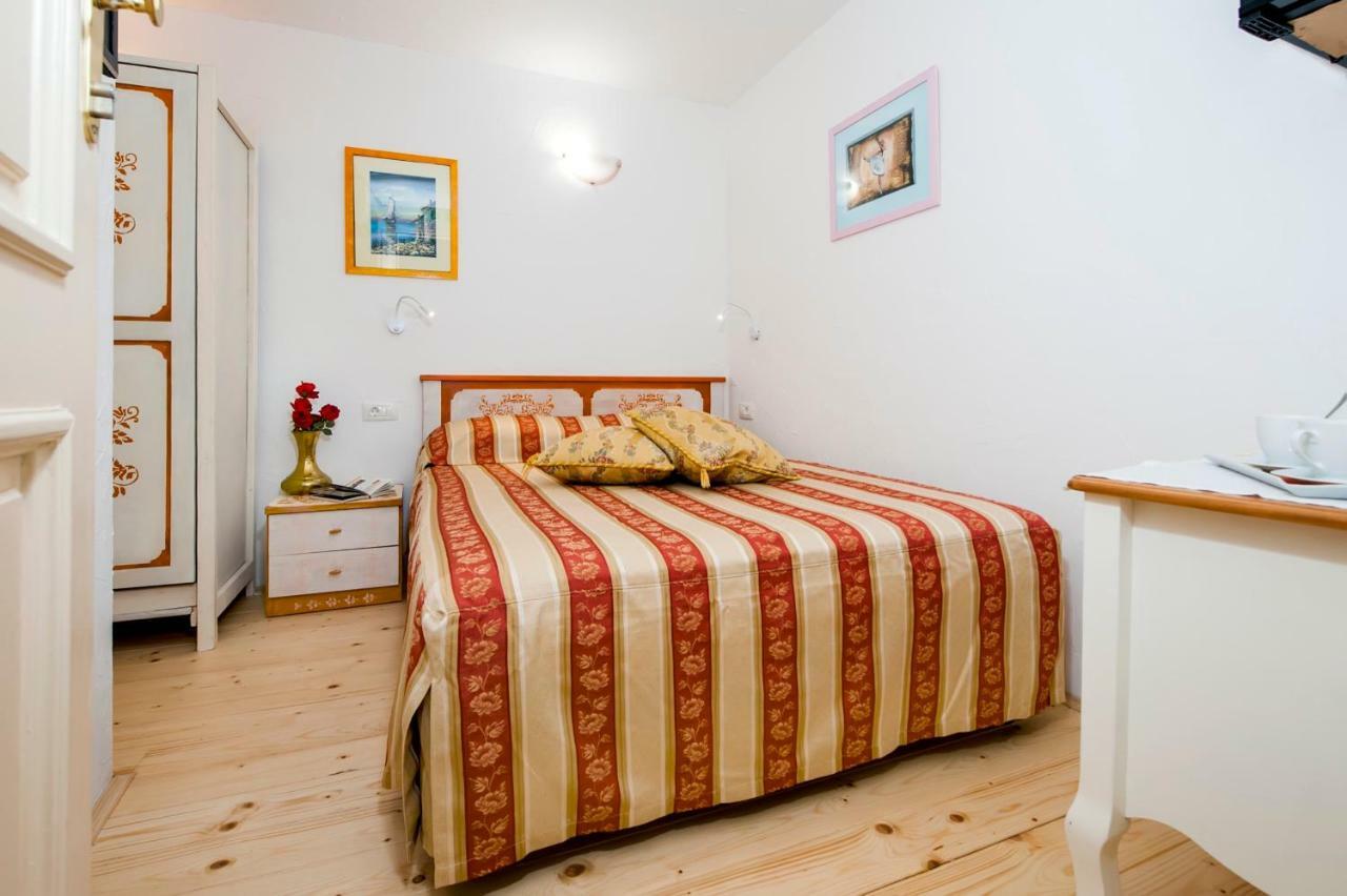 Guest House Sotto I Volti Centro Storico Rovinj Bagian luar foto