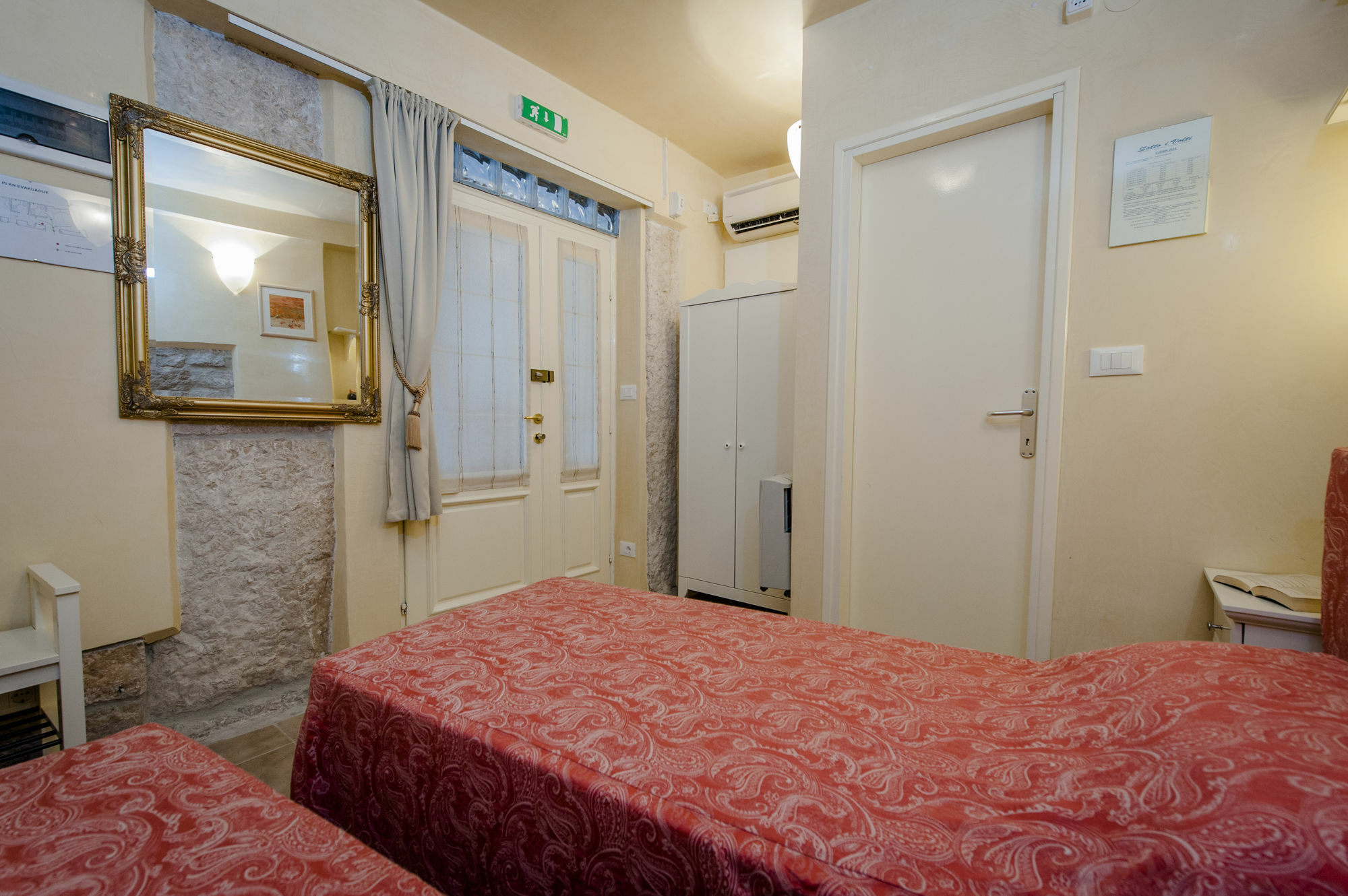 Guest House Sotto I Volti Centro Storico Rovinj Bagian luar foto
